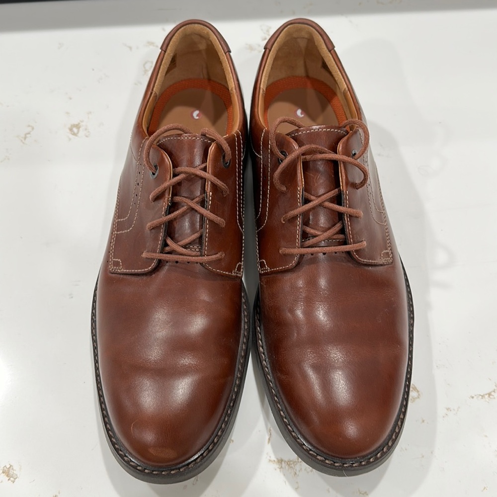 Clarks Unstructured Men’s Brown leather dress shoes size 12